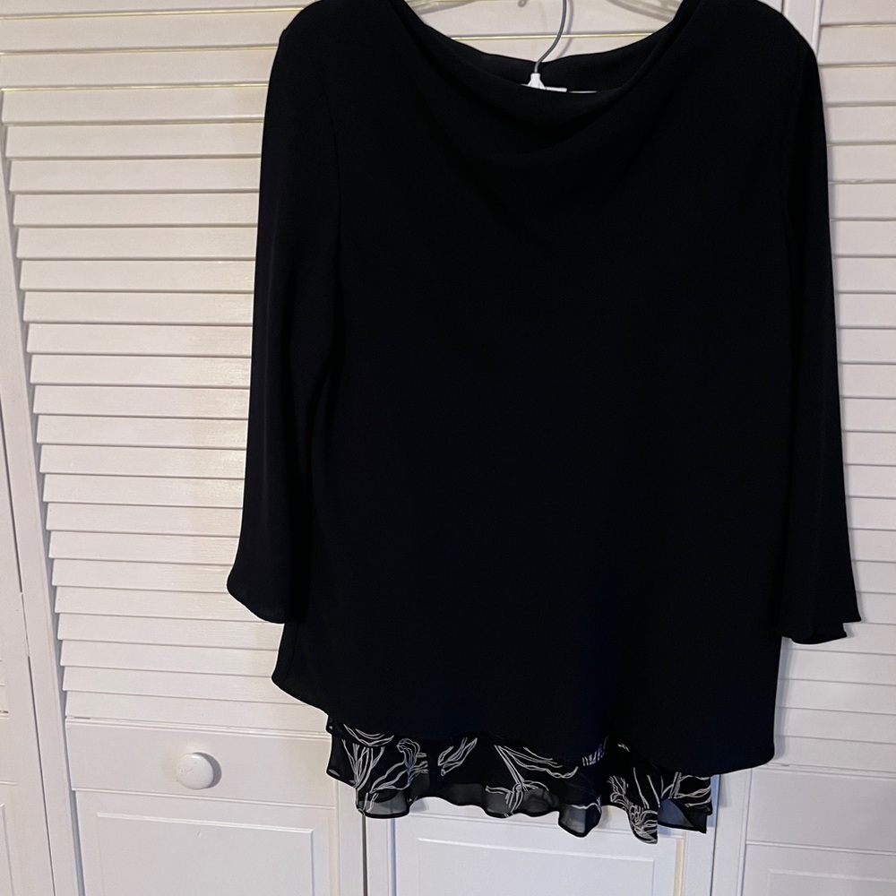 Donna Ricco Black Blouse with Floral Skirt Size 18
H-36